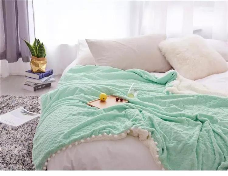 Hot Selling 100% polyester blanket Wholesale Heavy Double Flannel Nap Blanket