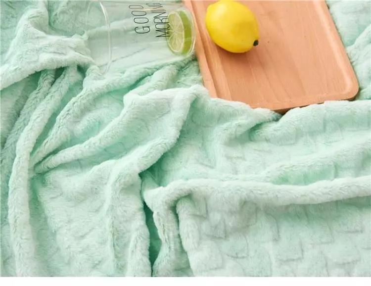 Hot Selling 100% polyester blanket Wholesale Heavy Double Flannel Nap Blanket