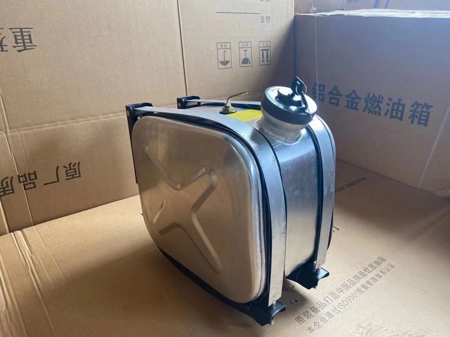 SHACMAN truck F3000 M3000 X3000 aluminum alloy fuel tank 400 liters