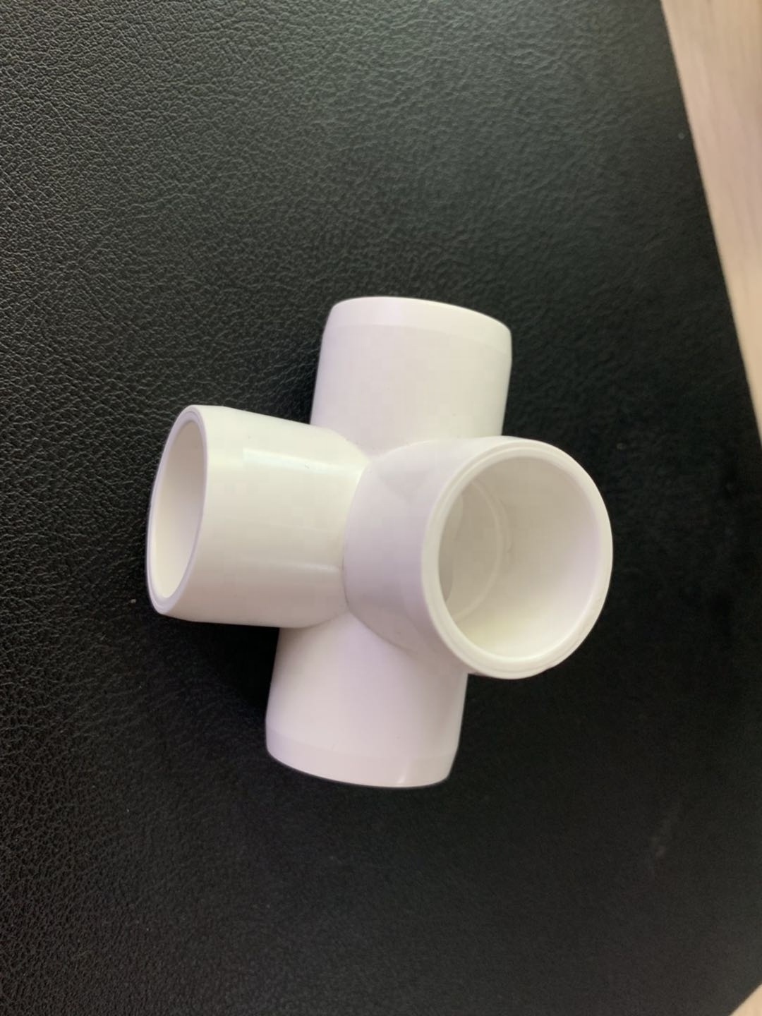 2021 wholesale 4 Way Tee Cross  pvc elbow pipe fittings 4 way pipe connector