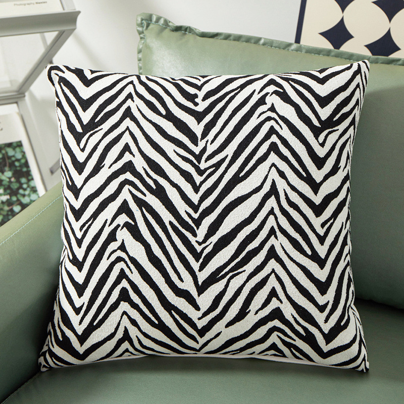 Wholesale Geometric Pattern Black White Jacquard Cushion Cover Custom European Style Jacquard Pillow Case