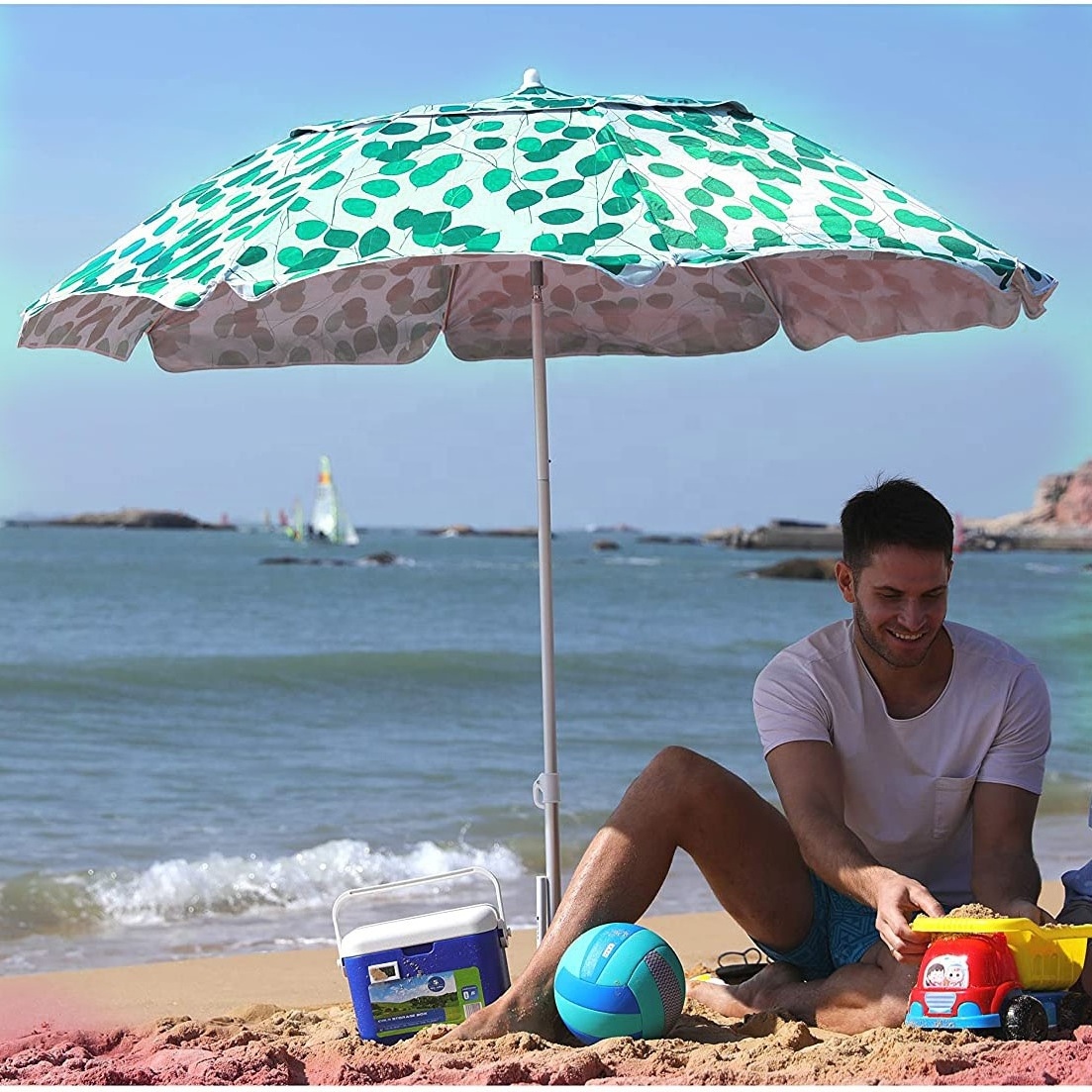 China Cheap 3 Folding Outdoor Beach Umbrella  Can Print Ads With Carry Bag