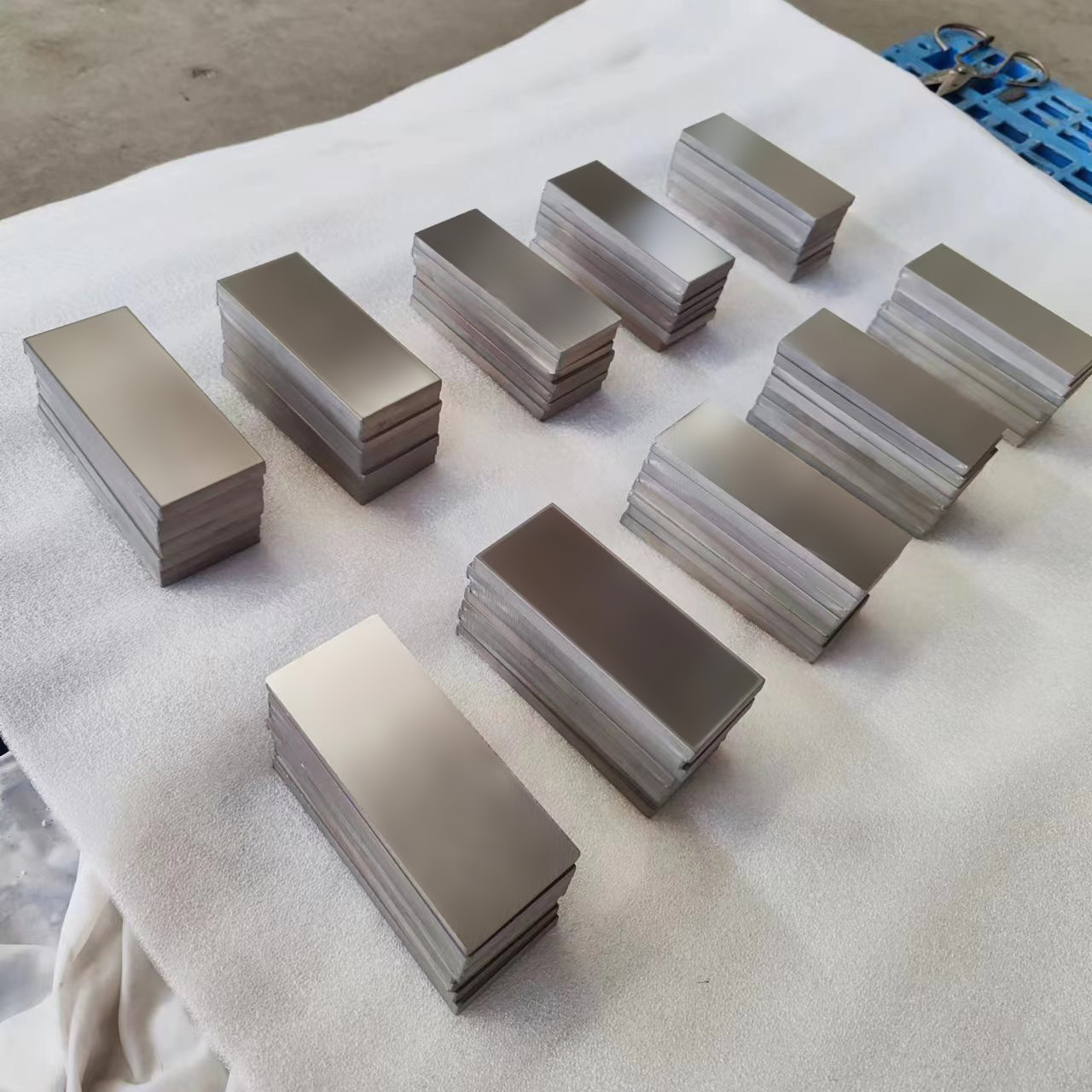 Astm gr1 ta17 corrosion resistant Tc3 Titanium Alloy Plate 0.005mm Flexible titanium sheet square block