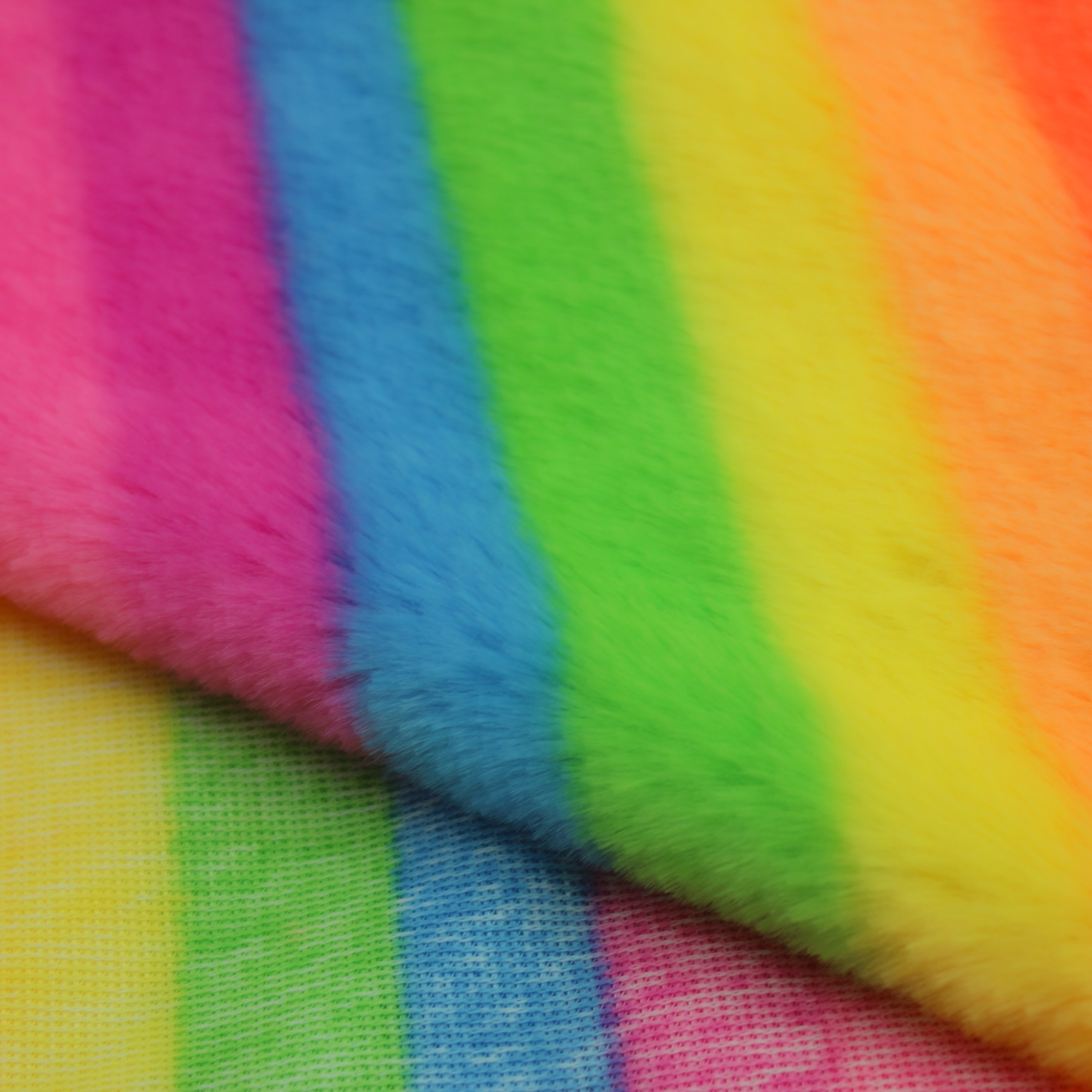 RecycleD 2023 Low MOQ Wholesale Price New Colorful Stripe Dyeing PV Rabbit Hair 100 Polyester Color Rainbow Plush Fur Fabric For