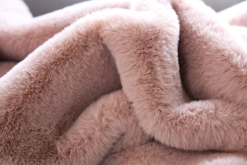 High Quality Warm Dye Rabbit Mink Blanket Queen King Size Luxury Winter Throw Blanket Faux Fur Sofa Couch Bed Blankets Factory