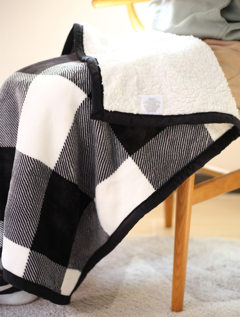 High Quality Custom Gift Microfiber Flannel Fleece Throw Blanket Super Soft Classical White Black Plaid Sherpa Warm OEM Blanket