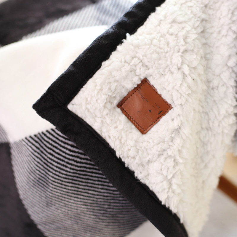 High Quality Custom Gift Microfiber Flannel Fleece Throw Blanket Super Soft Classical White Black Plaid Sherpa Warm OEM Blanket