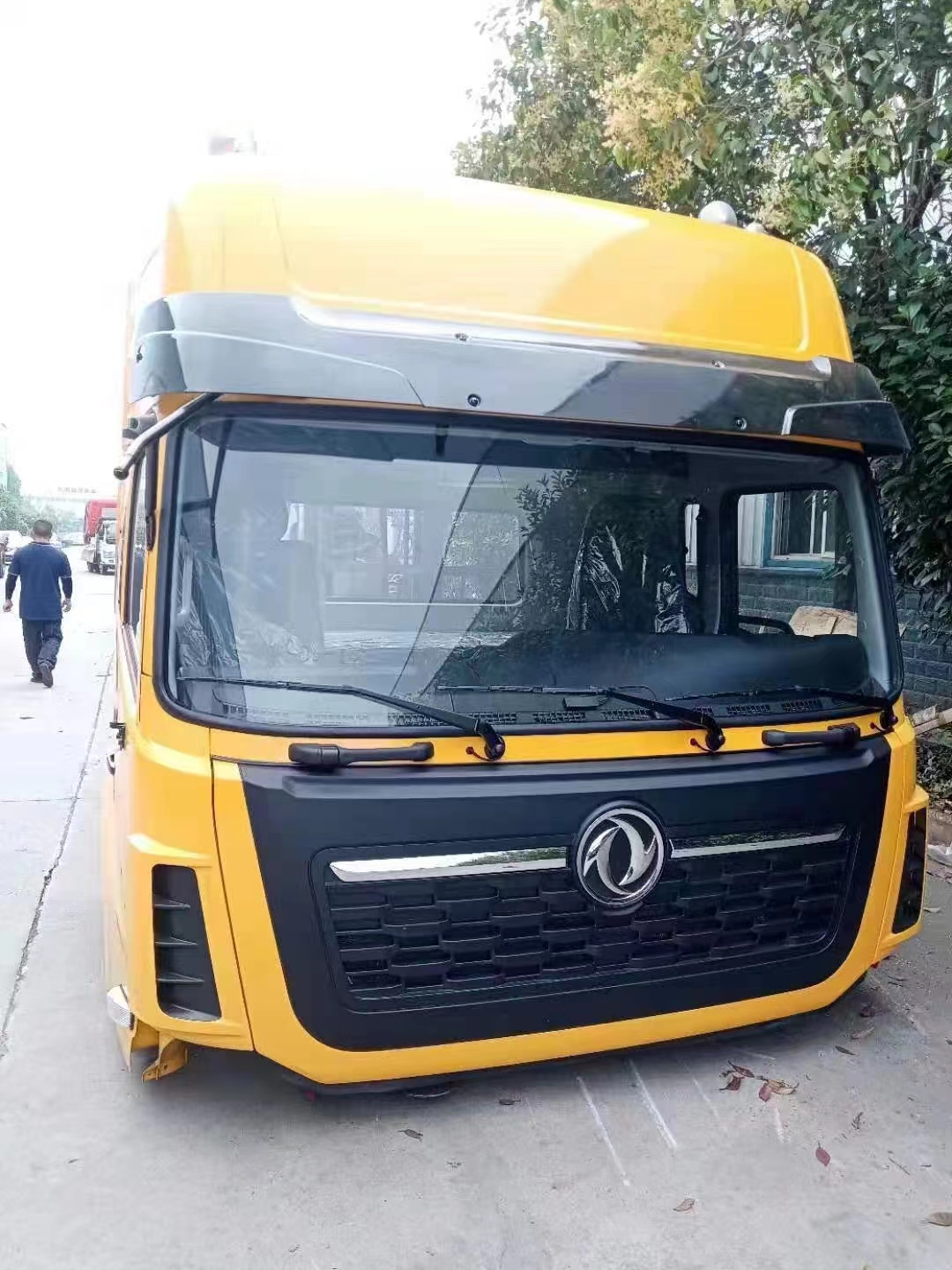 China heavy duty truck parts for sale high quality original dongfeng tianlong truck cab