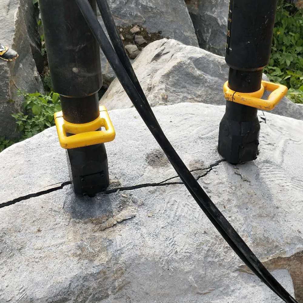 Used to split hard stones and concretes hand-held hydraulic rock splitter