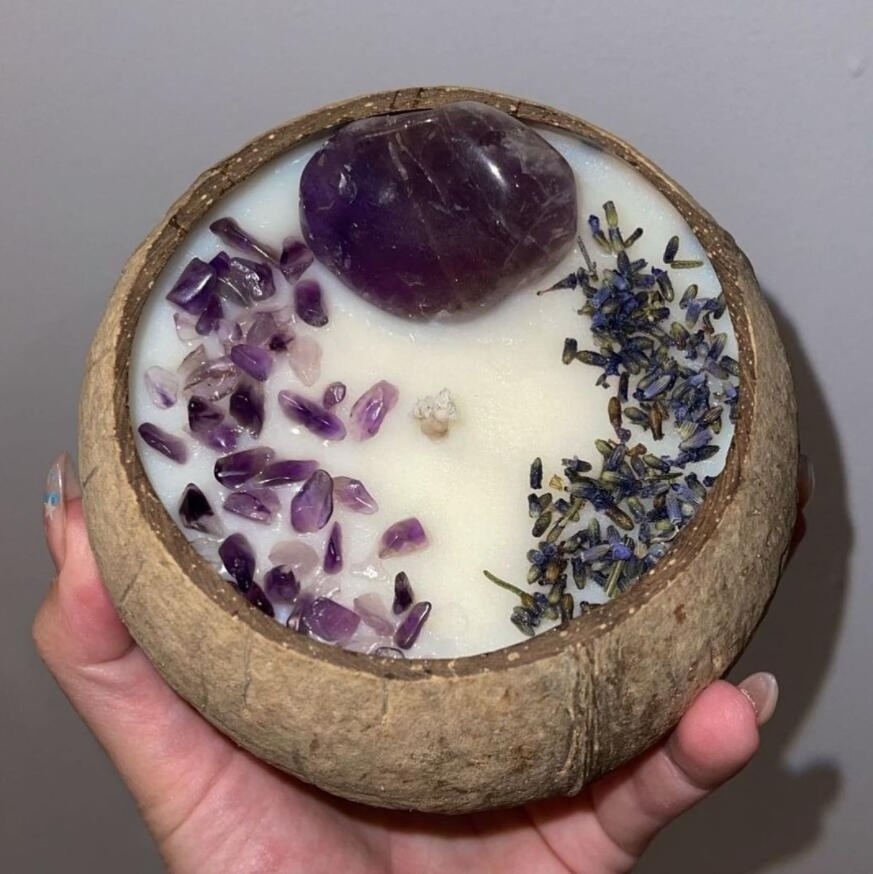 Natural handmade customized scented coconut shell bowl candle with crystal