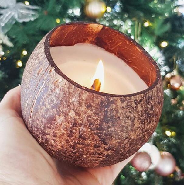 Natural handmade customized scented coconut shell bowl candle with crystal