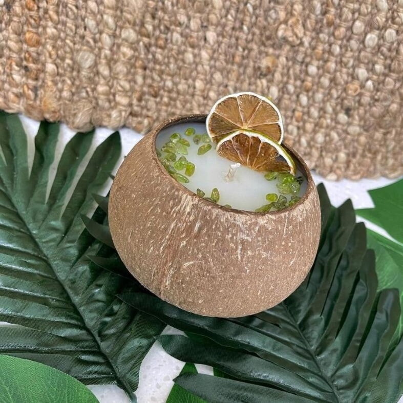 Natural handmade customized scented coconut shell bowl candle with crystal