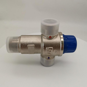 Thermostatic water heater diverter valve