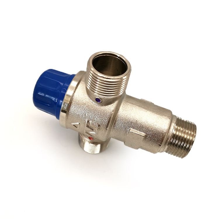 Thermostatic water heater diverter valve