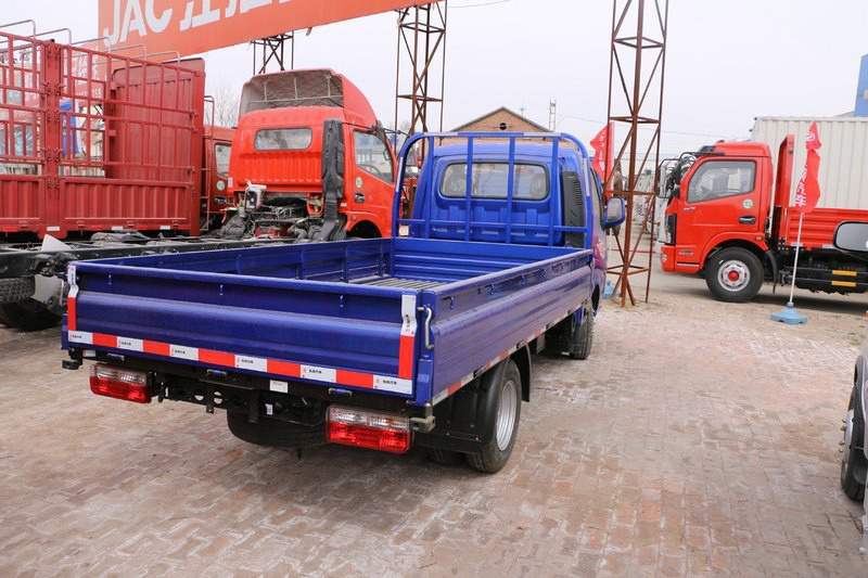 Diesel Engine Small Cargo Truck Logistics Cars 3100mm 3400mm Column Plate 1800mm Cab Mini Lorry