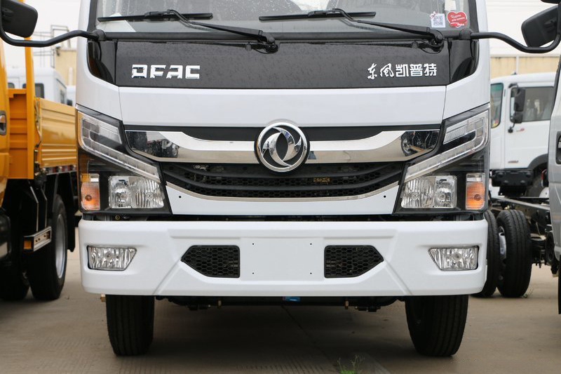 Dongfeng Drive Wheel 4x2 Light Duty Cargo Truck Chassis Customized Van Column Plate Fence Box Lorry