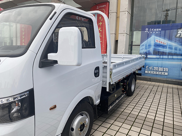 China Pure Electric Cargo Truck 2 Axles Mini Flatbed Box Van Light Cargo Truck Highest Speed 98km/h