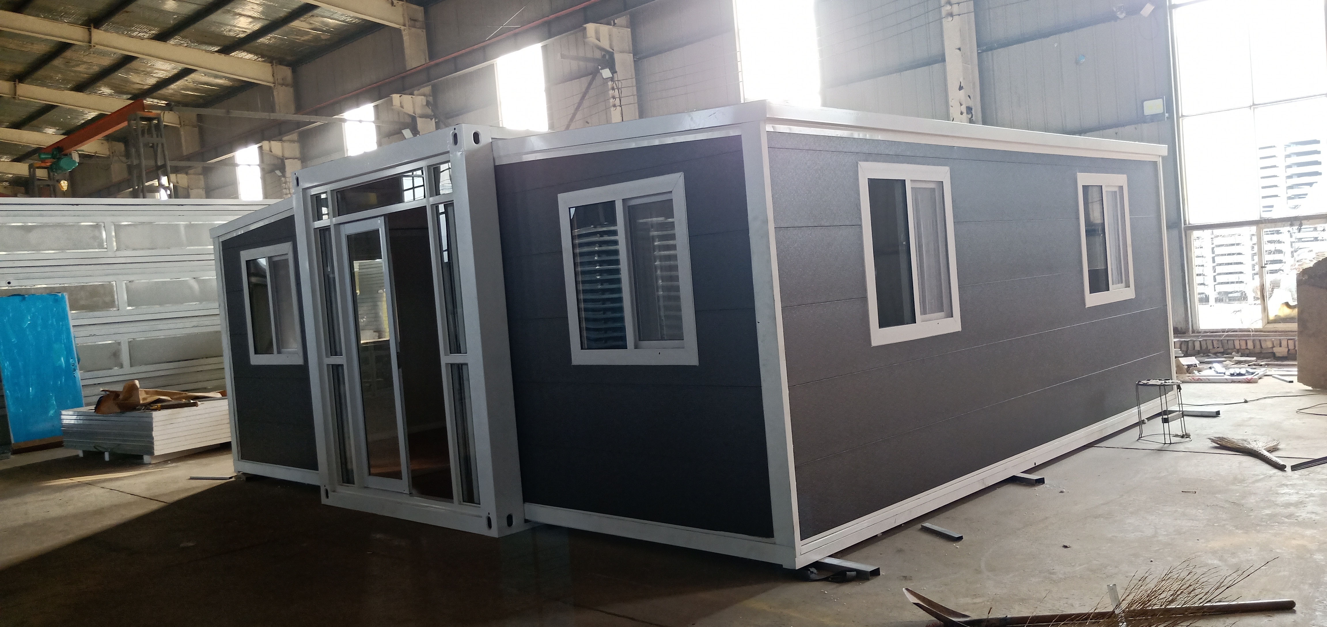 Fast Build Portable Prefab House Container Customizable 20ft 40ft 30 ft expandable container house