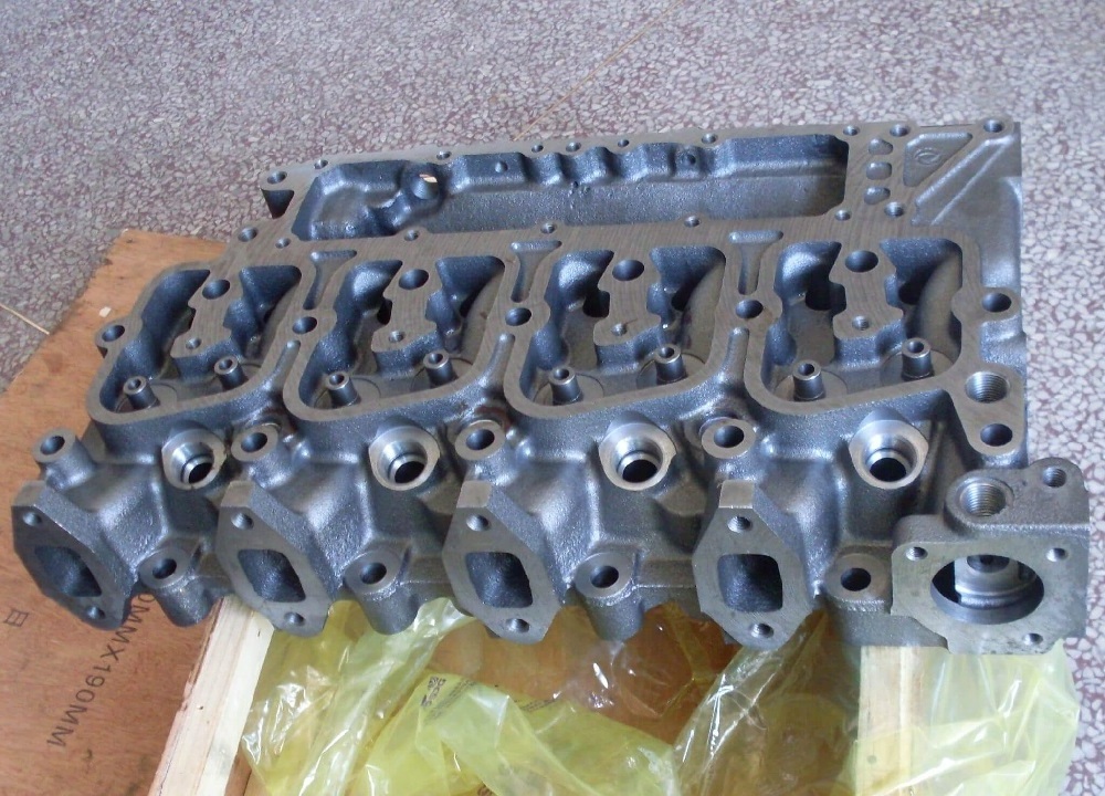 3966448 3966447 3967432 Cummins engine 4BT Cylinder Head