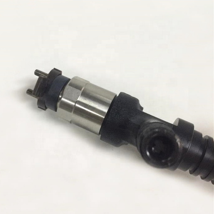 Diesel Common Rail Fuel Injector 095000-6120 For Komatsu PC600 Excavator 6261-11-3100 injector diesel