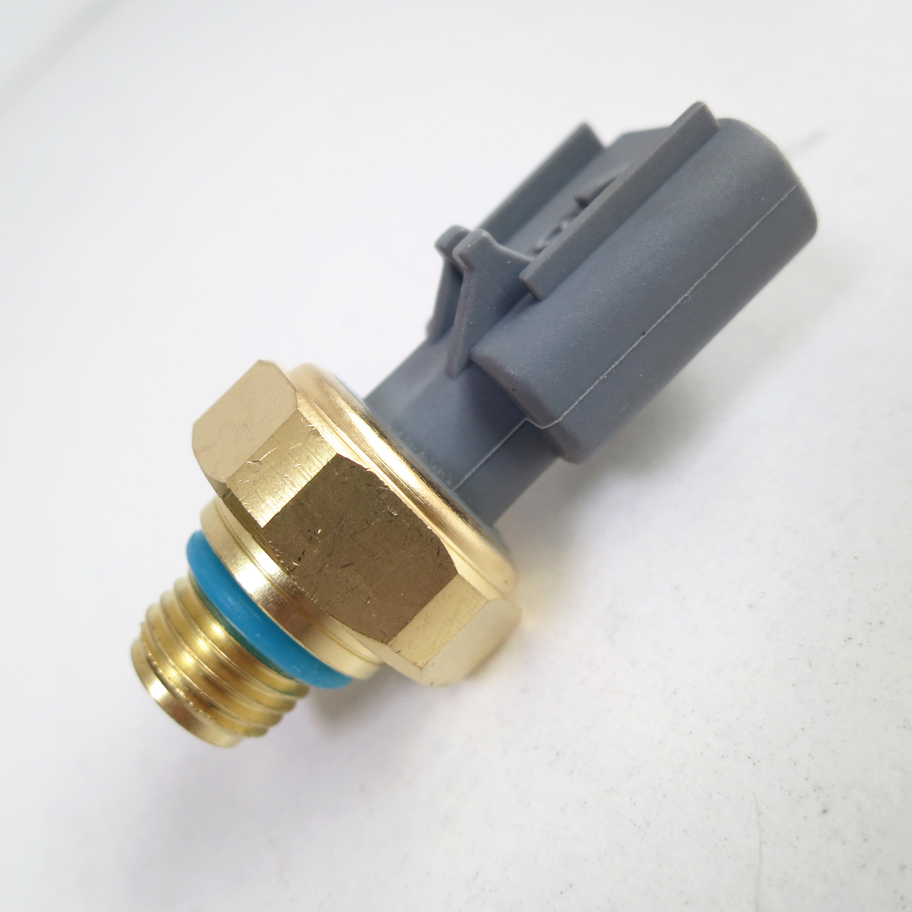 Diesel engine parts ISF2.8 ISF3.8 oil pressure sensor 4928594 for futon truck