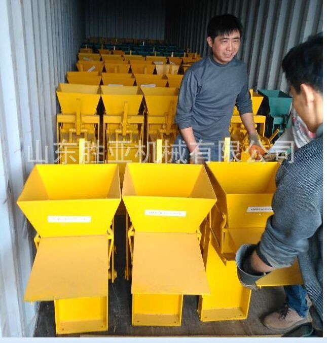 Easy to make money simple operation brick machine QMR1-40 small scale block shaping machine price in Irap