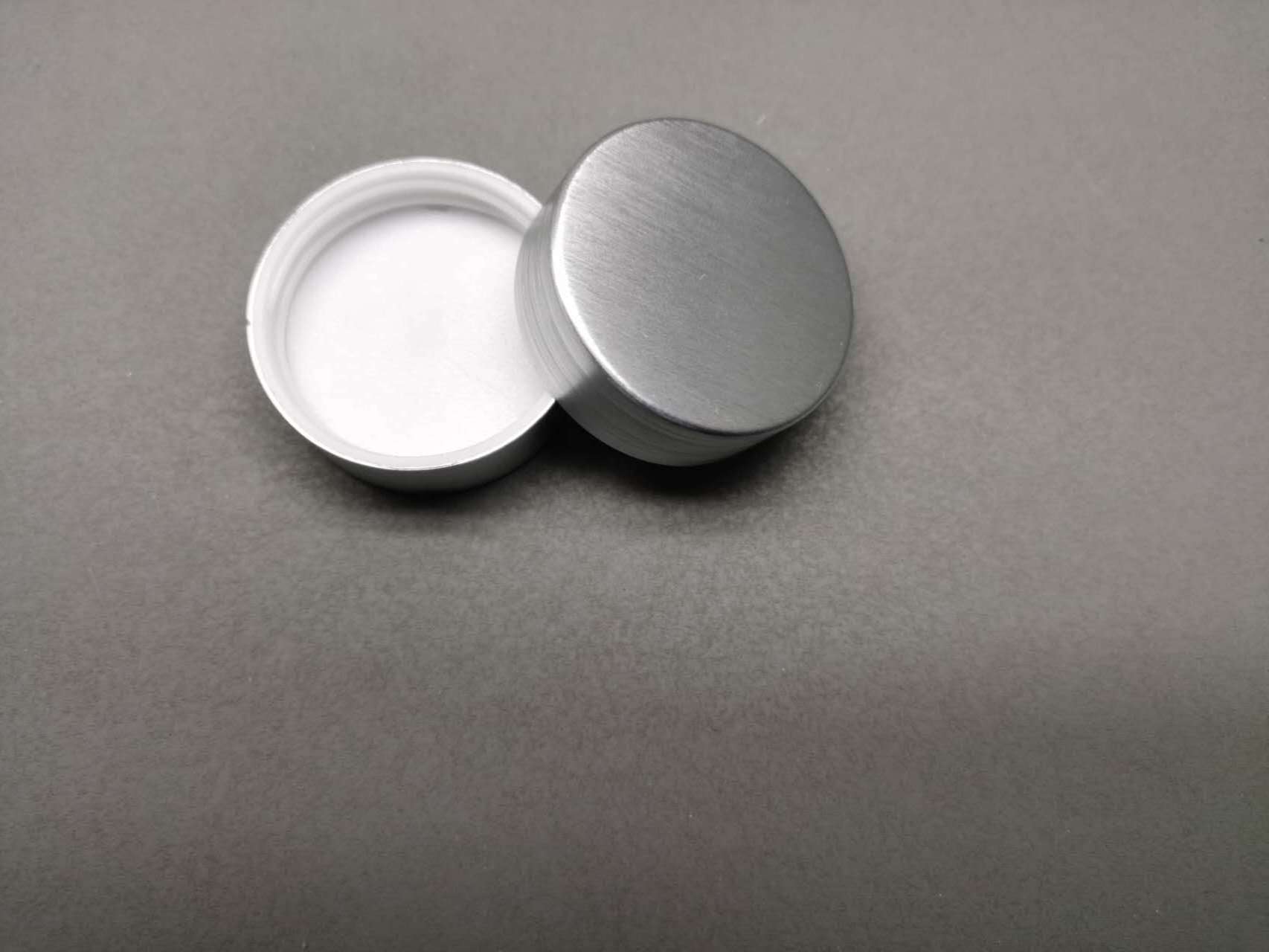 silver brushed 38-400  cream caps metal lid with liners aluminum screw caps for jar