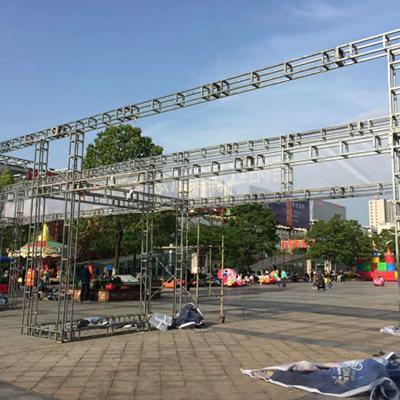 Square Aluminum Truss For Led Screen Roof Systems Concert Stage Spigot Truss