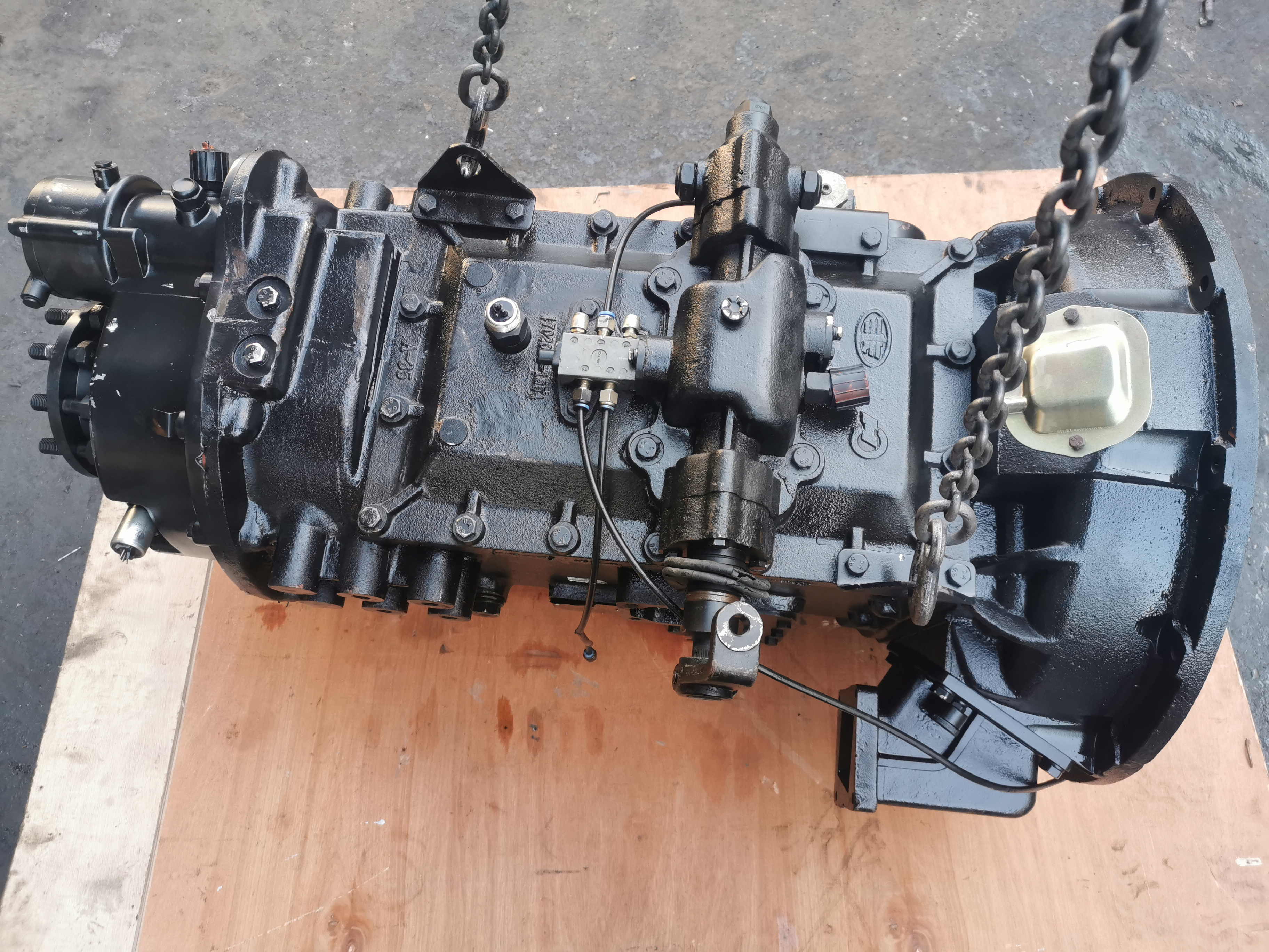 CA9 Series 9 Speed Truck Gearbox Assembly CA9TA 160 HA02 Manual Truck Transmission Gearbox with Power Takeoff