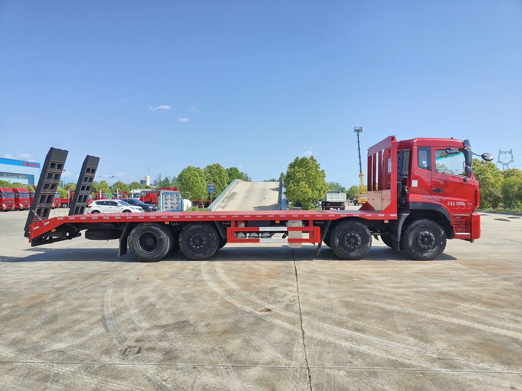 Customized truck mounted excavator tow truck 8x4 30-40ton Flatbed Transport trucks