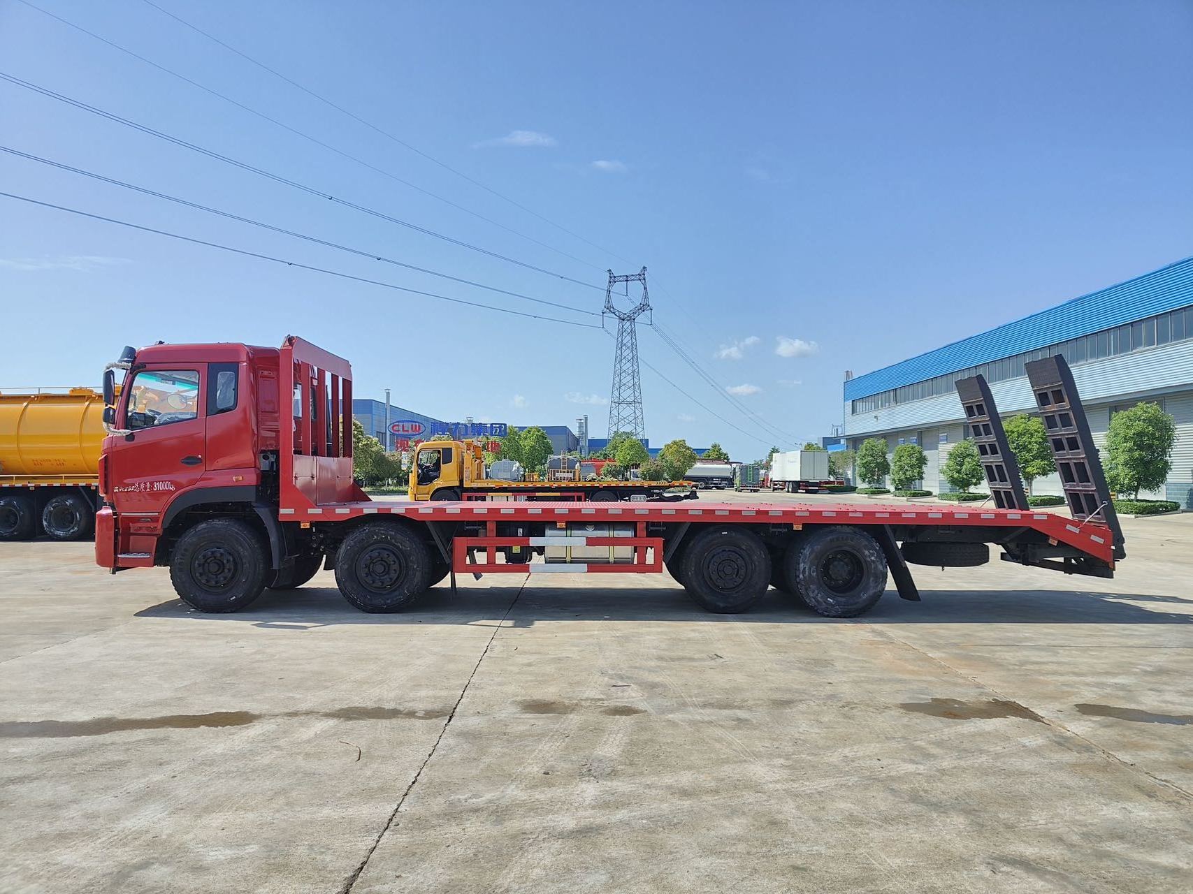 Customized truck mounted excavator tow truck 8x4 30-40ton Flatbed Transport trucks