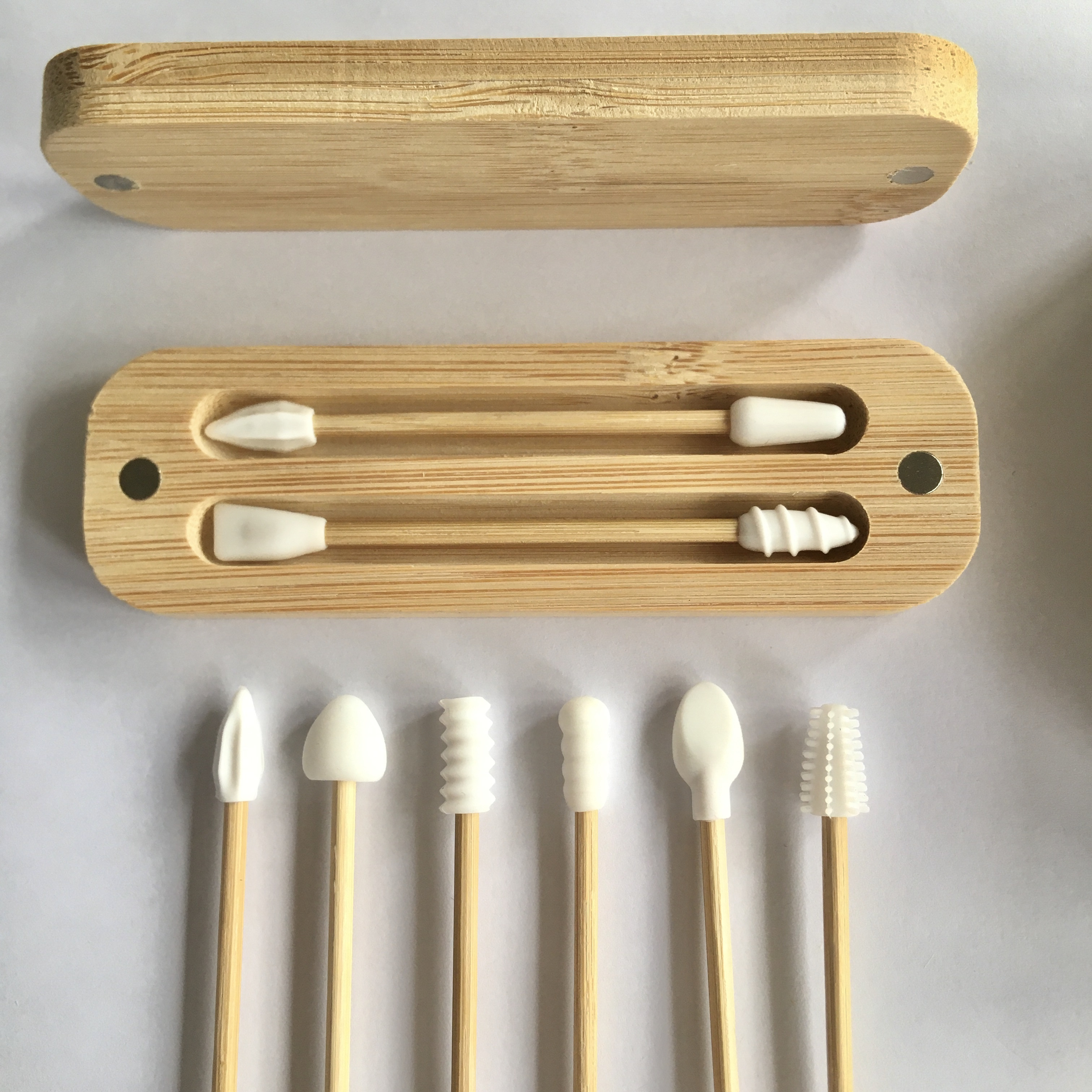 Qtips Lipstick Bamboo Sticks Make Up Silicone Swab Cosmetic Swab Ear Cleaning Buds Reusable Silicone Cotton Swabs in Bamboo Case