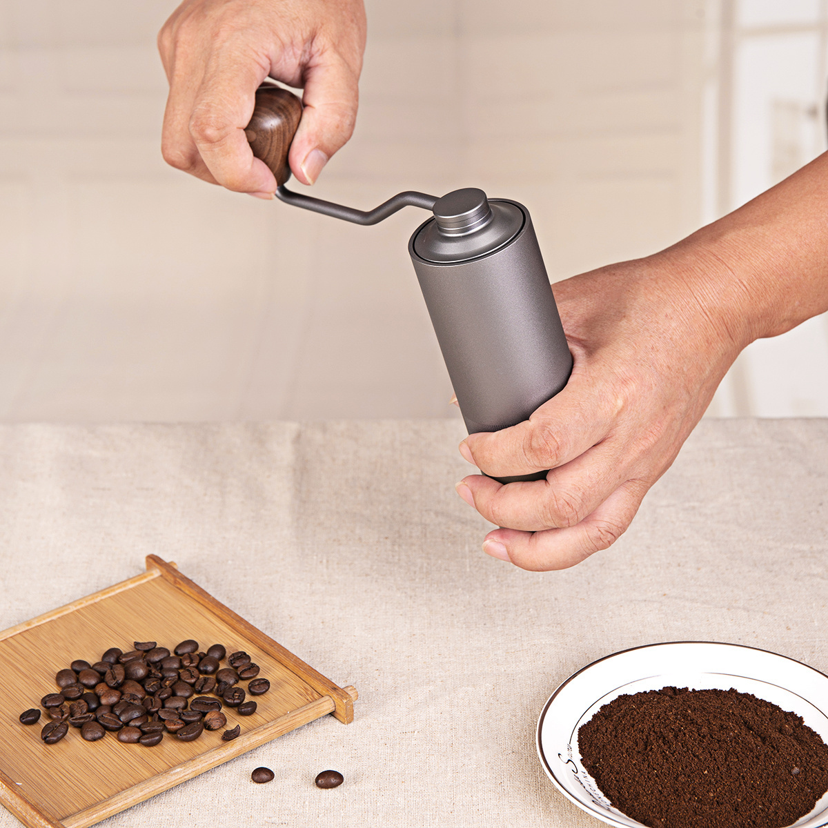 High-End Super Smoothly Black Manual Coffee Grinder