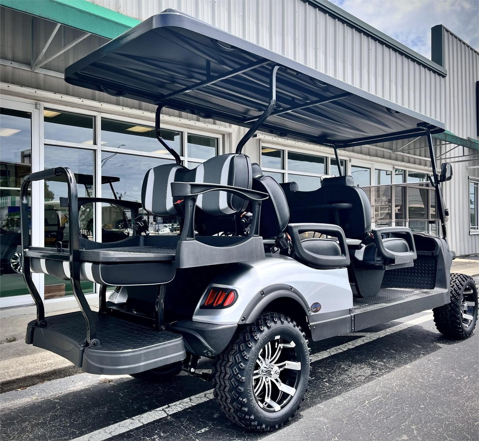 6 Seater Electric Golf Cart Street Legal Adult Golf Cart for Sale