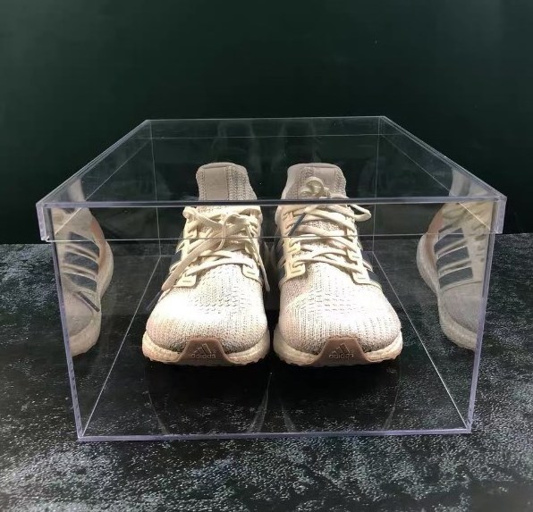 Factory wholesale customized clear acrylic football boot box