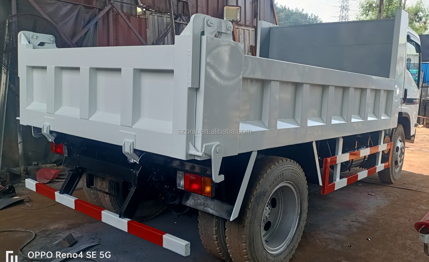 5 Tons 190HP ISUZUs ELF 700P Dump Truck With Brand New Dump Box For Sale