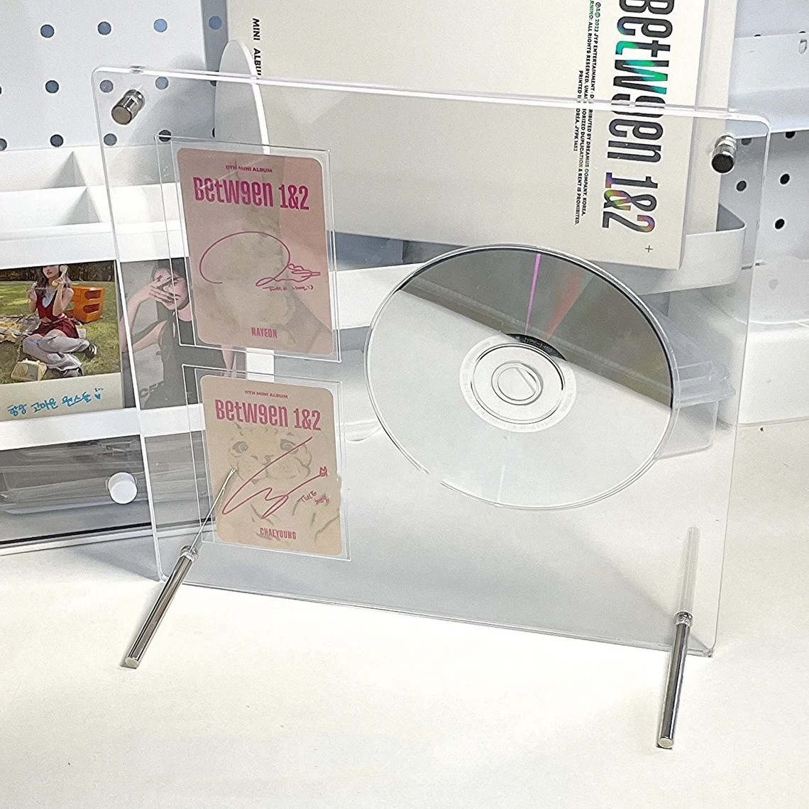 Popular Kpop Acrylic CD Frame Stand 2 Photocards Display Clear Shelf Holder CD Frame Display Disc Photocard Stand for Kpop Album