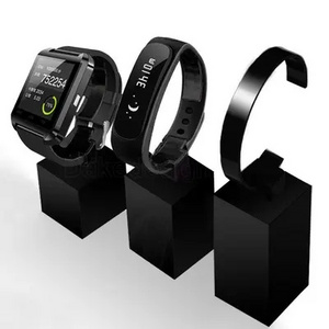 High quality Countertop Acrylic Watch Display Stand C-ring Watch Display Hangers Wrist Watch Display Stand For Store