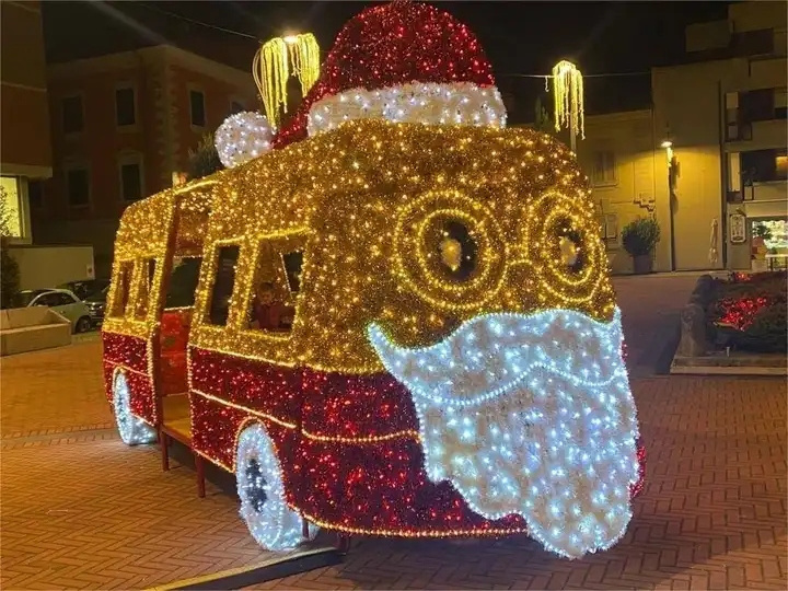 Outdoor Commercial Park Street Decoration Customized LED Train Motif Christmas Landscape Giant Christmas Train Light