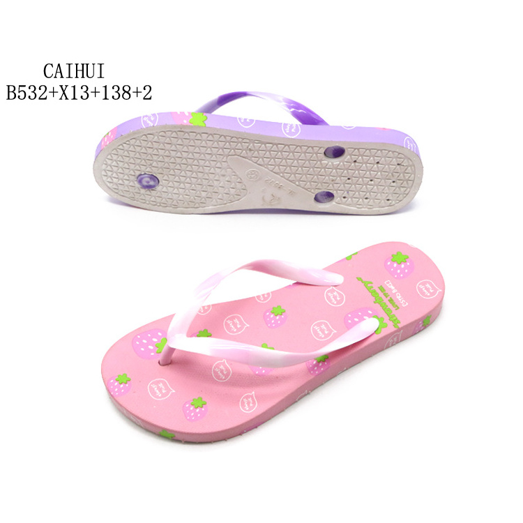 Cheap Wholesale Cute Monogram Beach Strawberry Flip Flops Sleeper for Woman Made in China