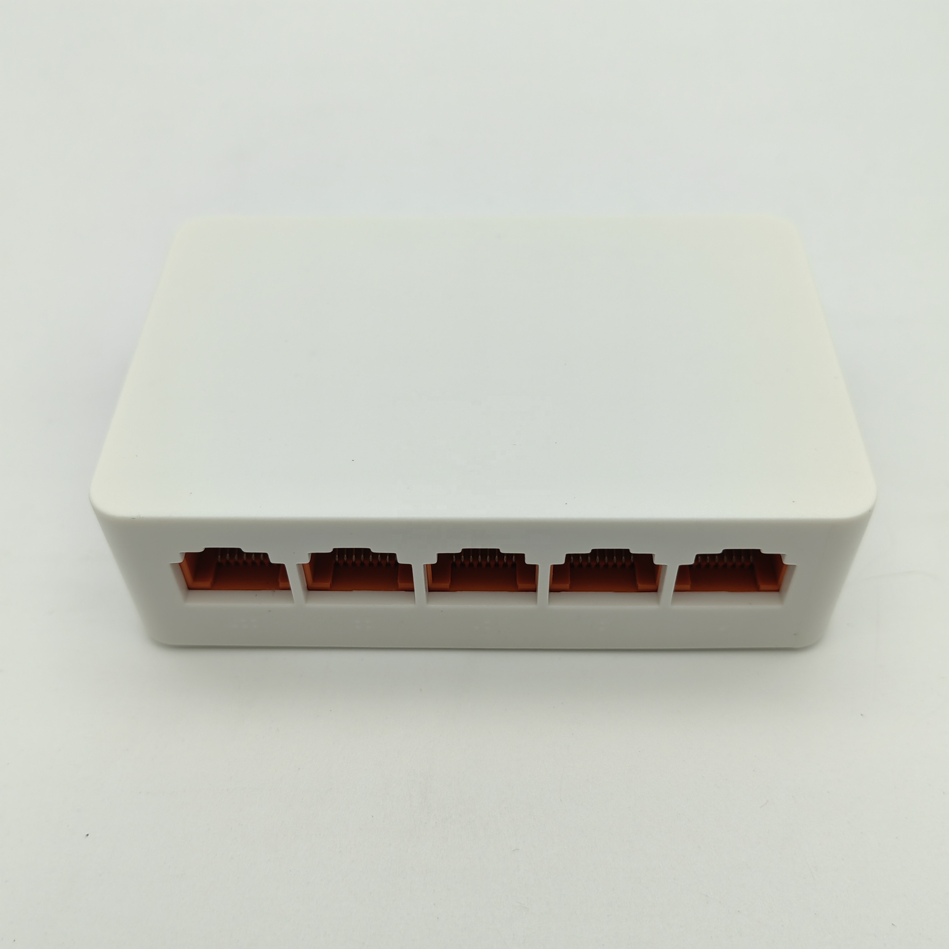 2023 Hot selling white store and forward 5-port 100 Mbps Ethernet switch 10/100Mbps adaptive network port