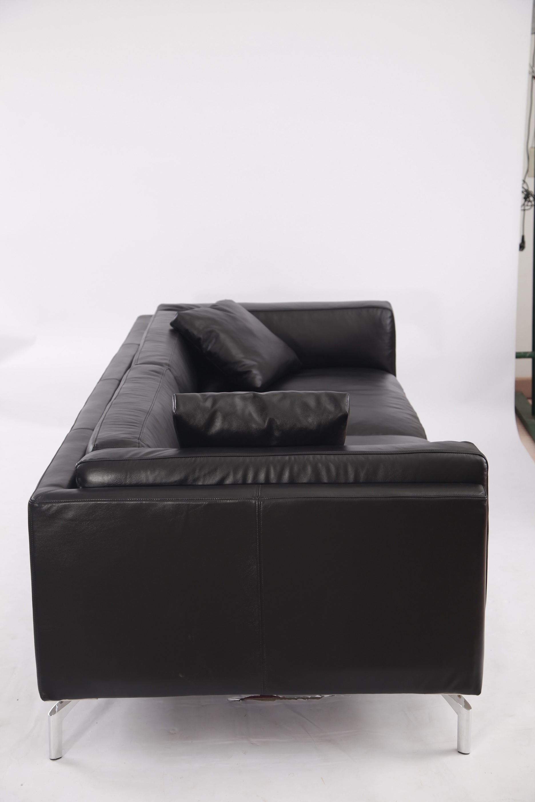 Giorgio Soressi Design Italian Modern Living Room Furniture Full Grain Black Leather Como Sofa