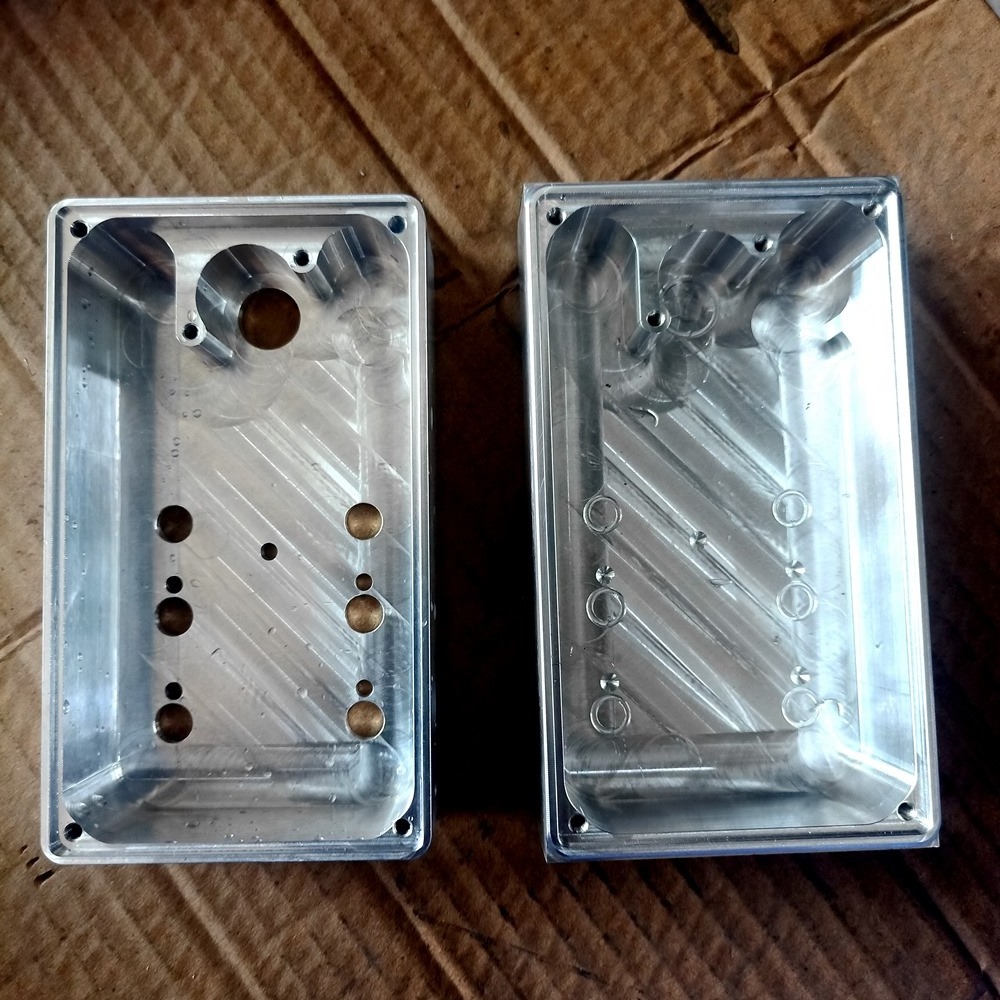 Stereo delay and reverb aluminum alloy pedal guitar effect pedal shell CNC high-end precision Shenzhen factory