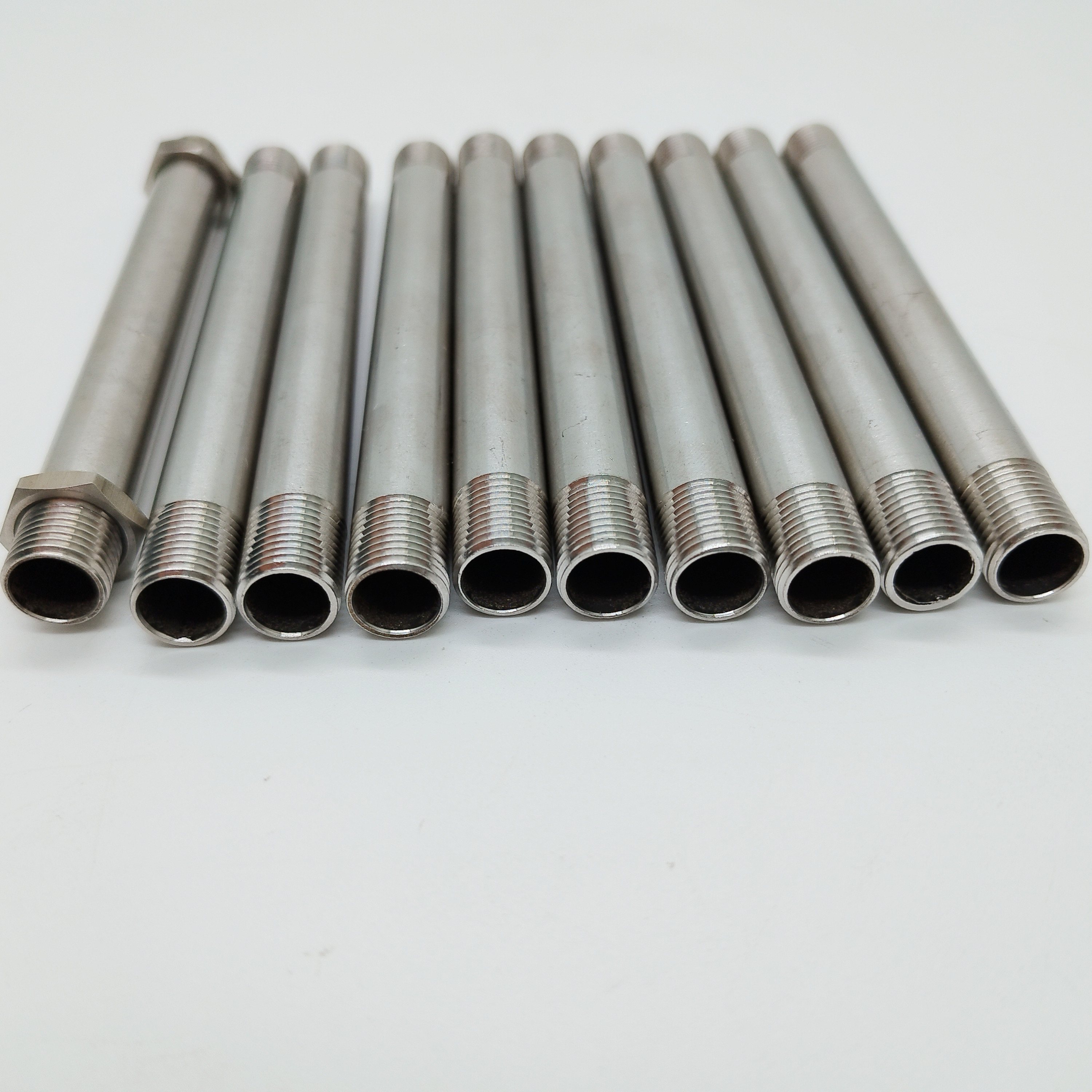 Factory Customized 1/4 Inch 316 Stainless Steel Threaded Pipe Fittings with Nut + Gasket