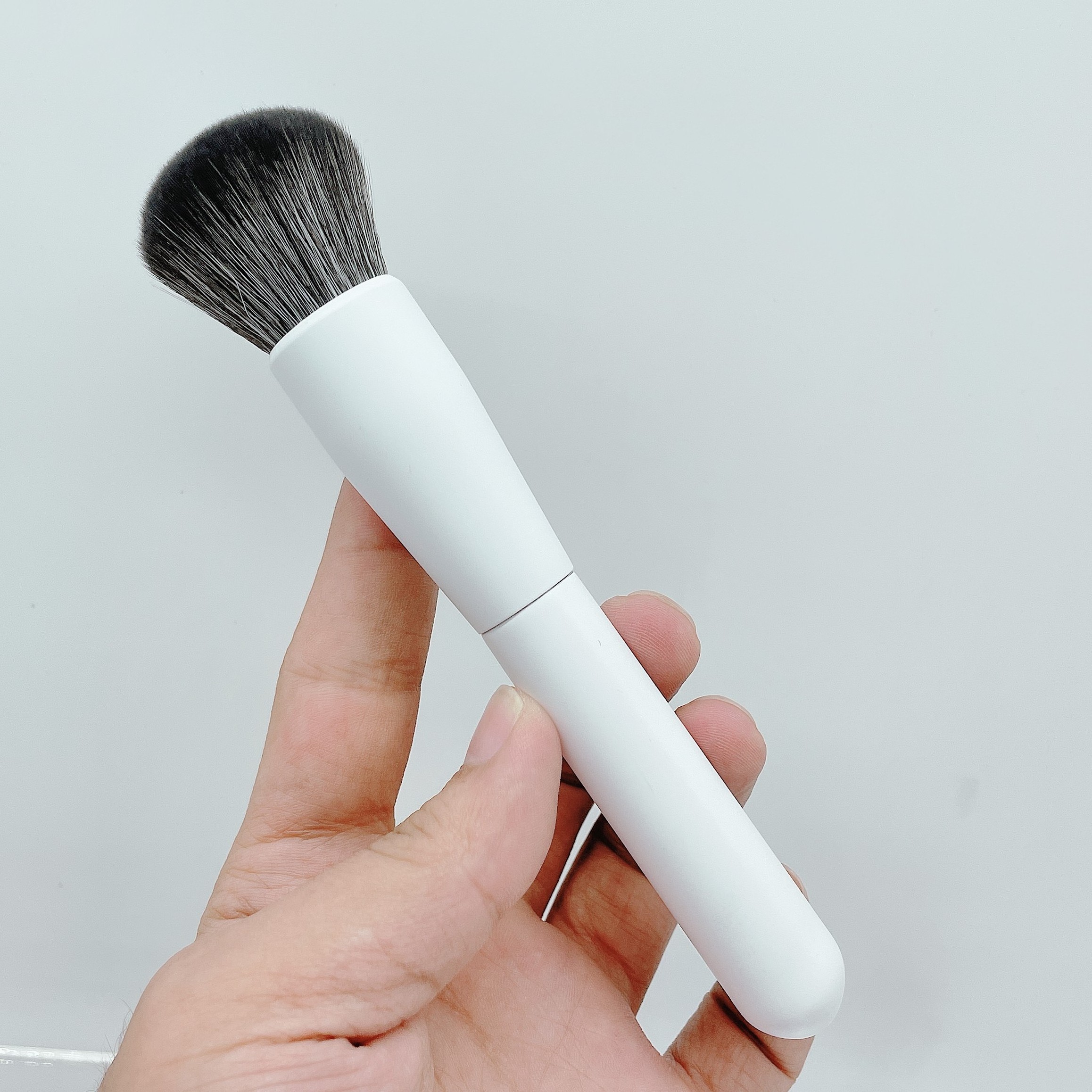 Multi-purpose Smudge Beauty Makeup Brush Fashion Blush Brushes White Synthetic Bristle Wood Handle