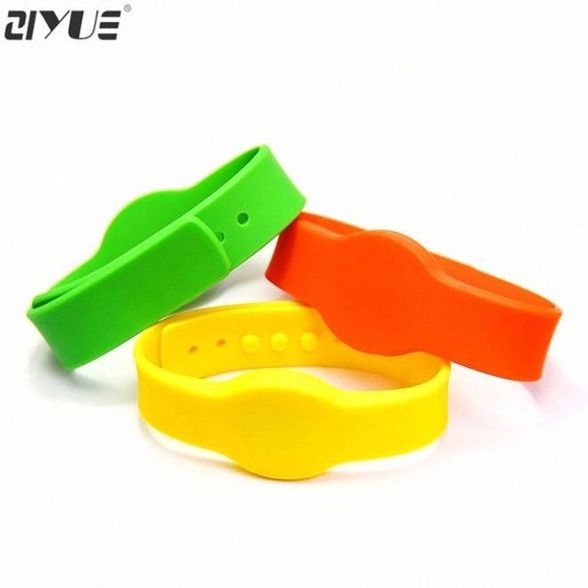 Waterproof Baby RF EM Silicone Card Key For Cabinet Lock EM4100 TK4100 Waterpark