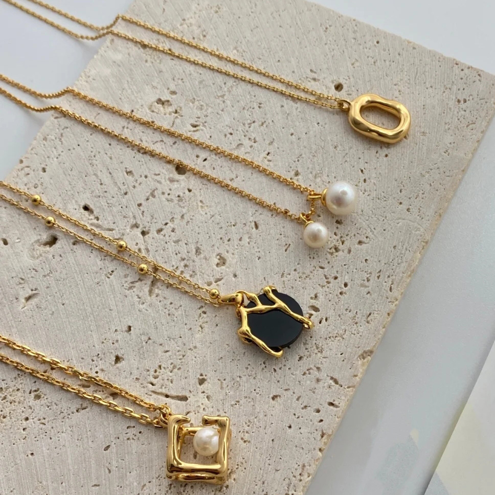 Fashion Vintage Pearl Pendant Light Luxury Niche Gold Chain Choker Design Sense Necklace For Women Jewelry