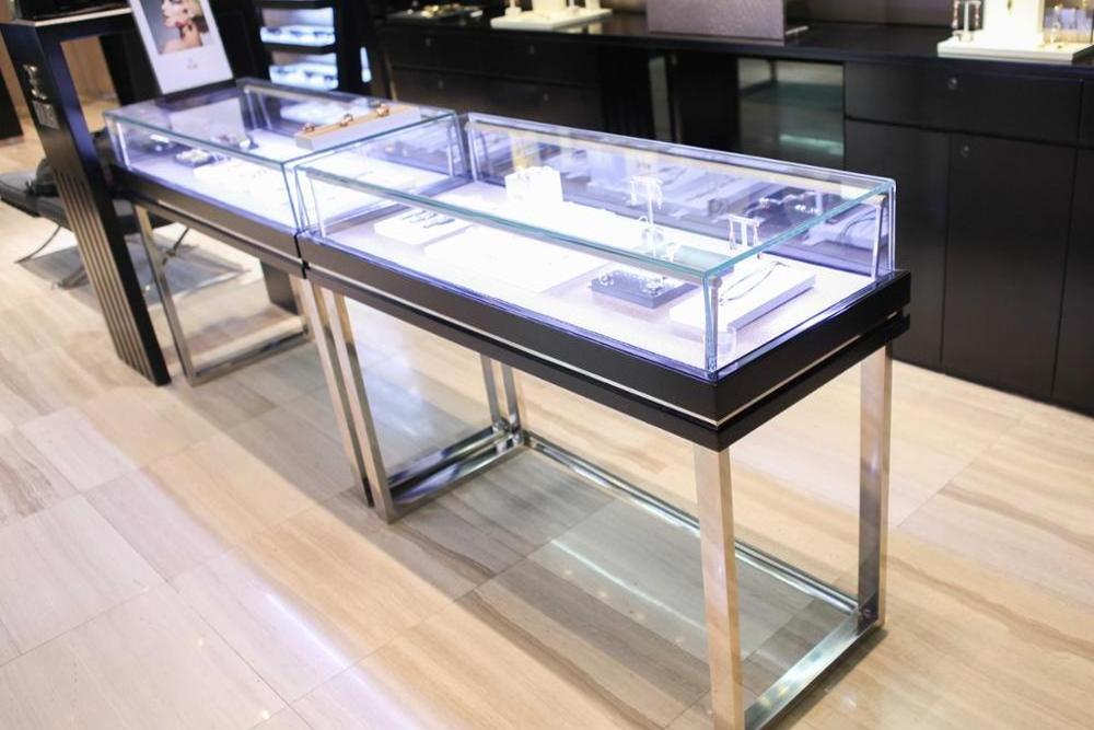 Jewelry used glass display cases / lighted jewelry display counter