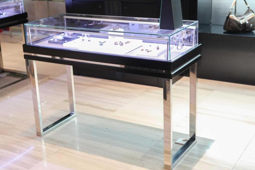 Jewelry used glass display cases / lighted jewelry display counter