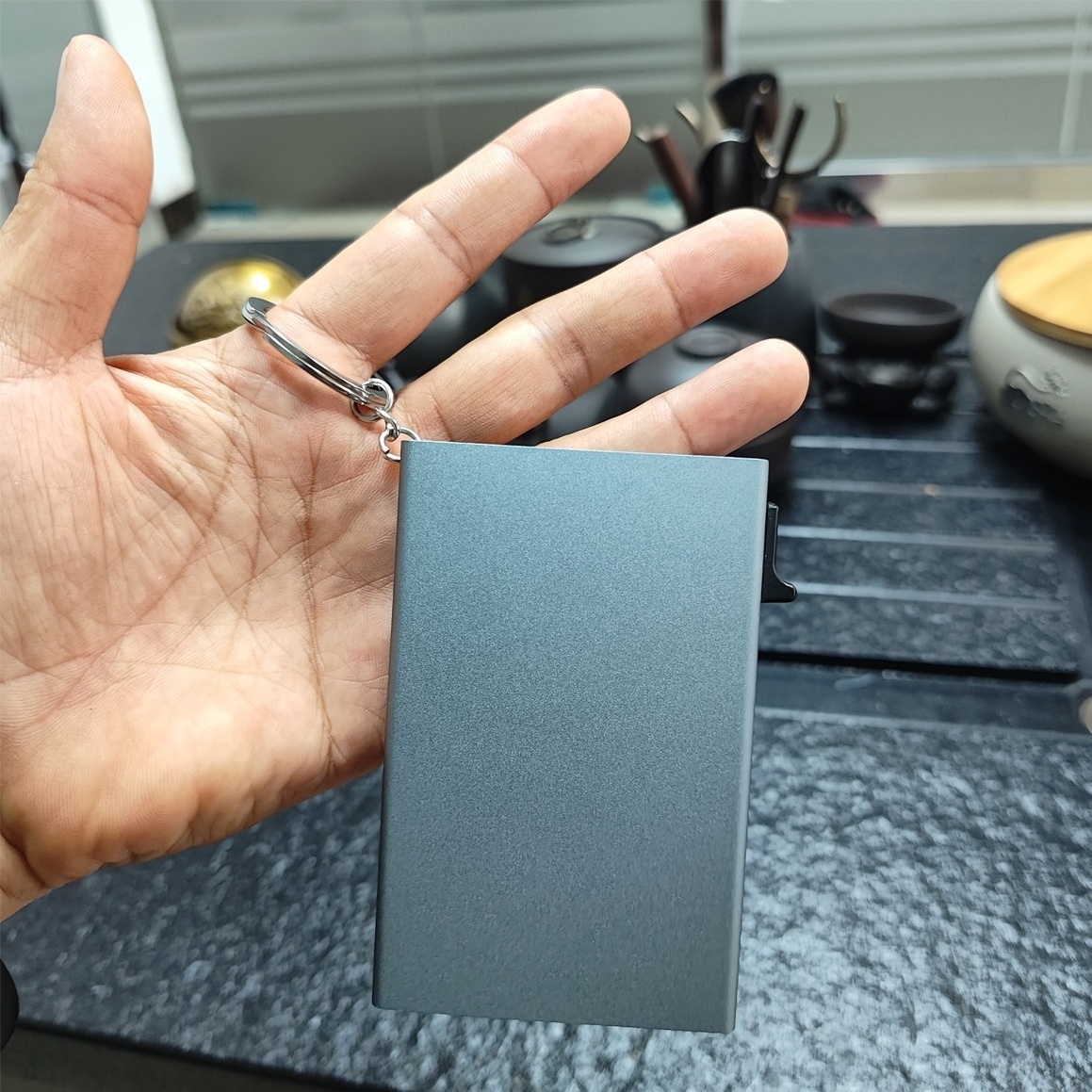 Stock Inventory Keychain RFID Blocking Minimalist aluminum Wallet for Men and women with Keychain